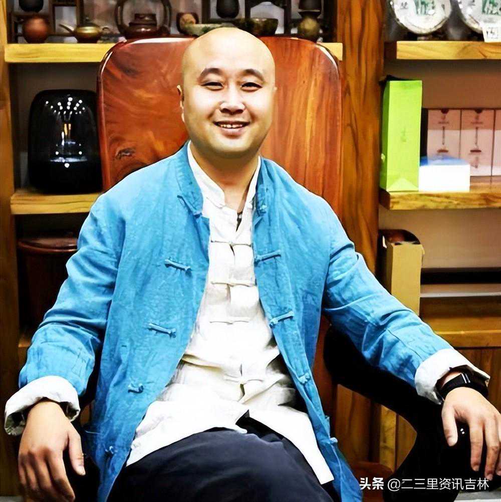 「单身男女」月入两万元，火锅店老板来征婚啦