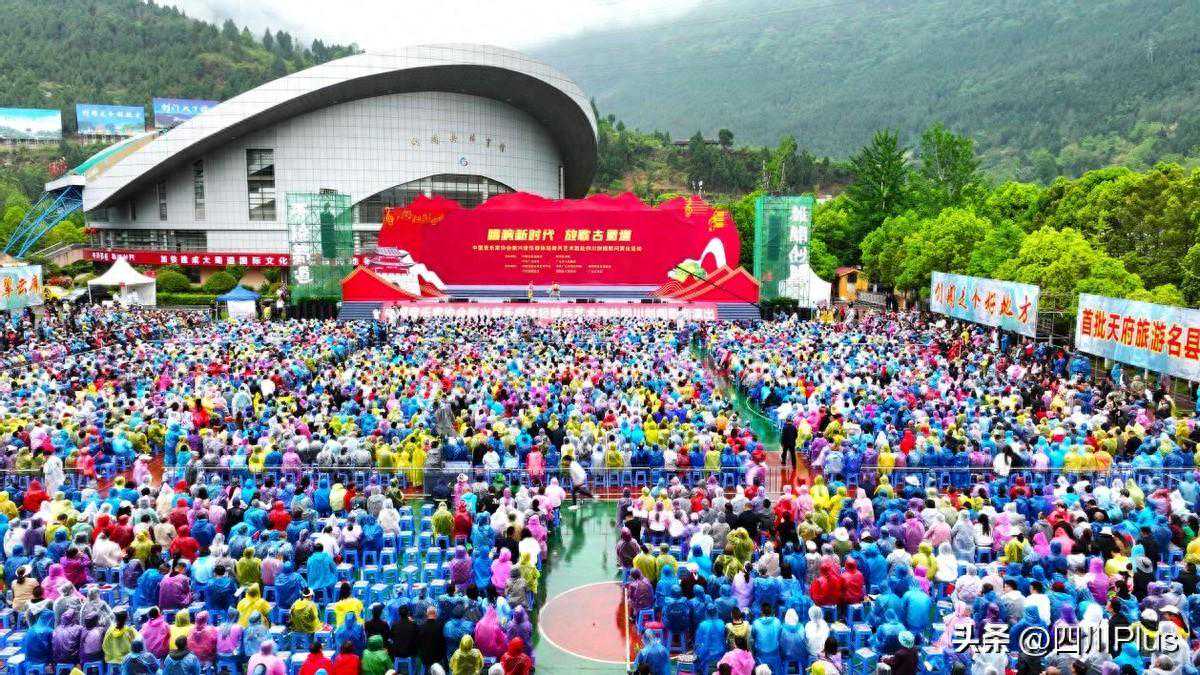 中国音协新兴音乐群体轻骑兵艺术团赴剑阁志愿服务活动圆满成功