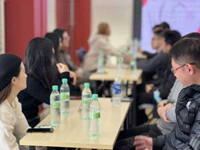 年轻的朋友来相会！这场交友活动好有爱～