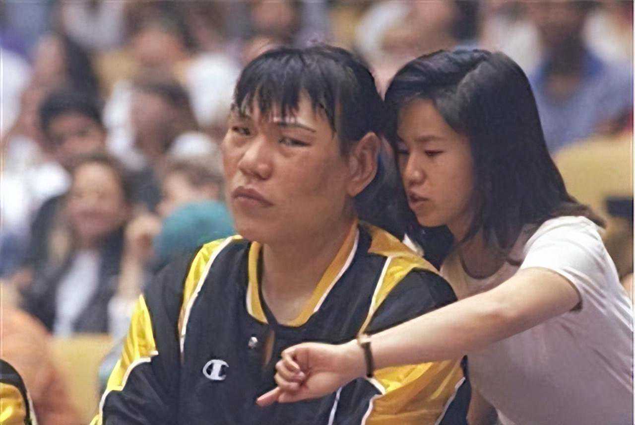 08年郑海霞在鲁豫节目公开征婚，43岁遇到真爱：第一次吃饭4小时