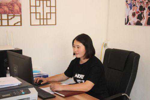 走向我们的小康生活/王成成：村子“嫁”出去，我再嫁