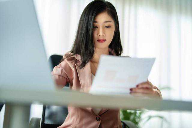 两位女企业家征婚？直呼：关注大龄单身女！