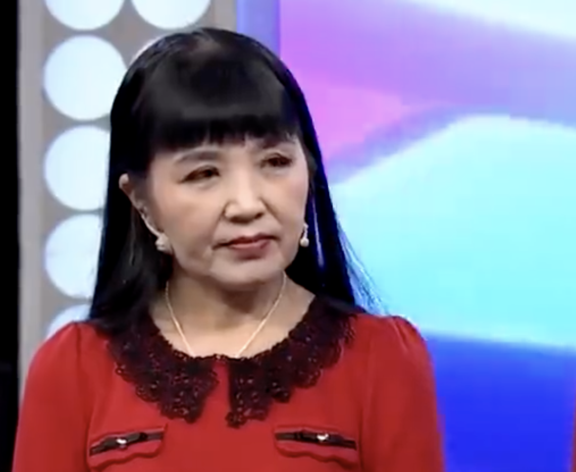 55岁辽宁富婆，千万家产被儿子败光，儿子半价卖房，花90万买跑车