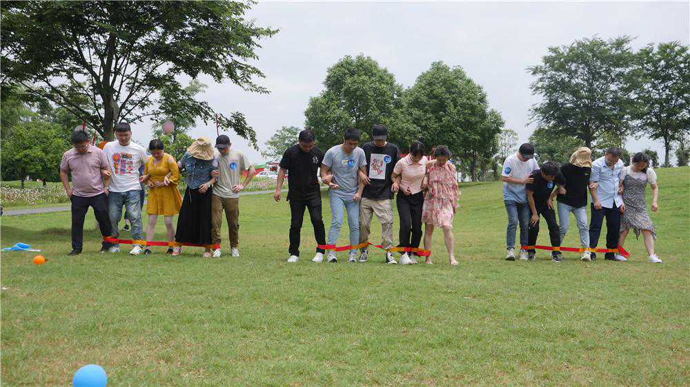 搭建交流平台、汇聚人才力量！咸宁高新区举办青年交友活动