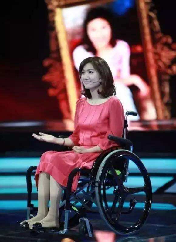 轮椅主播梁艺：妈妈一抱19年，征婚多年追求者众，自曝感情现状