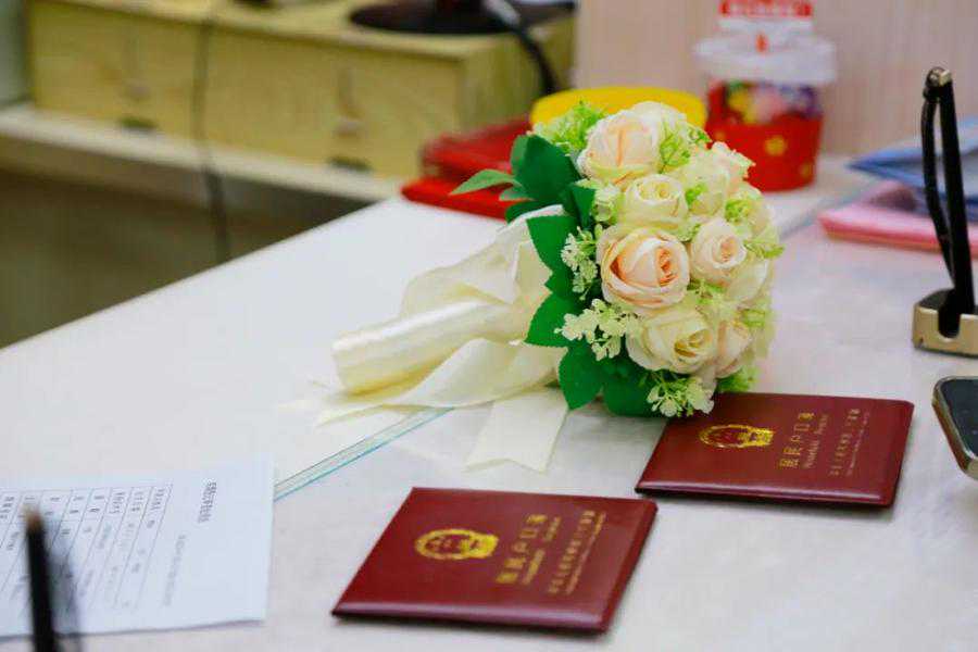 威海文登区 “520”为“爱”加班，便民服务真有温度！