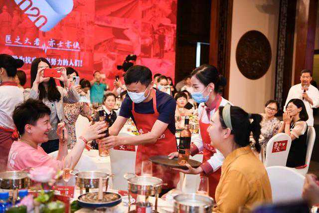 26岁姑娘无心发了条微博带来数亿价值，引爆世界关注安徽合肥