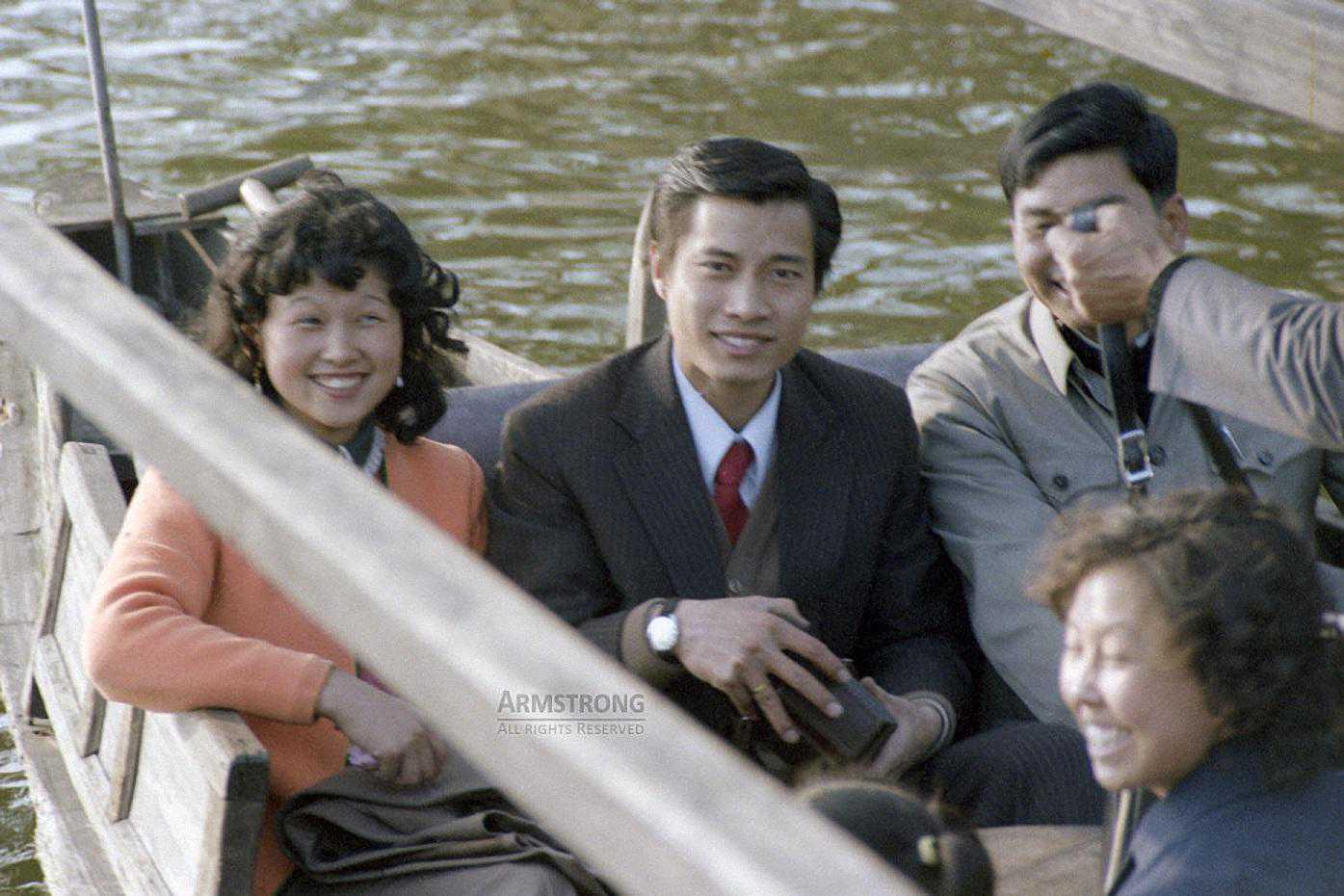 55岁再婚阿姨哭诉：拒绝同房后，老伴要跟我闹离婚，我错了吗？