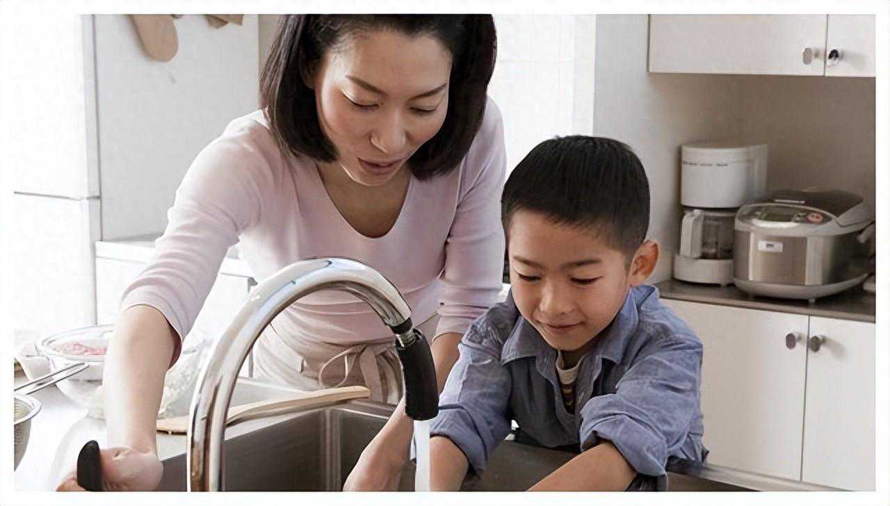 河南女子参加闺蜜婚礼，心情失落：她一脸科技感能结婚，我差啥