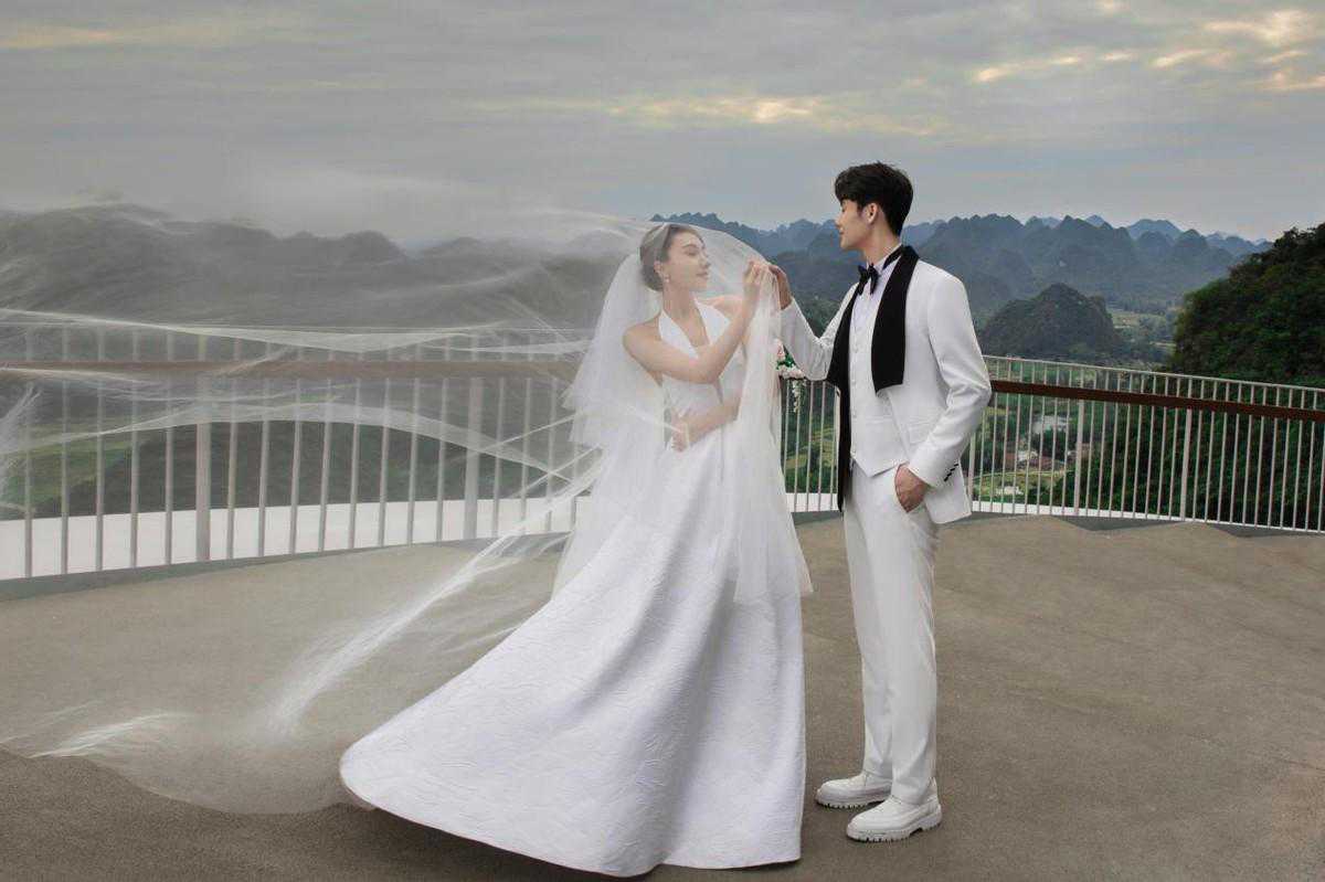 定格美好瞬间，在德天拍婚纱照也太绝了