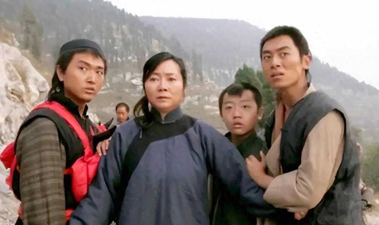 刘向京：二婚娶圈外妻子，钱都交给她，如今咋样了？