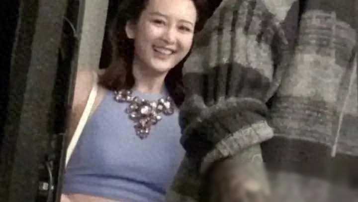 41 岁王鸥复出，身材引争议，被爆与何九华未婚生女