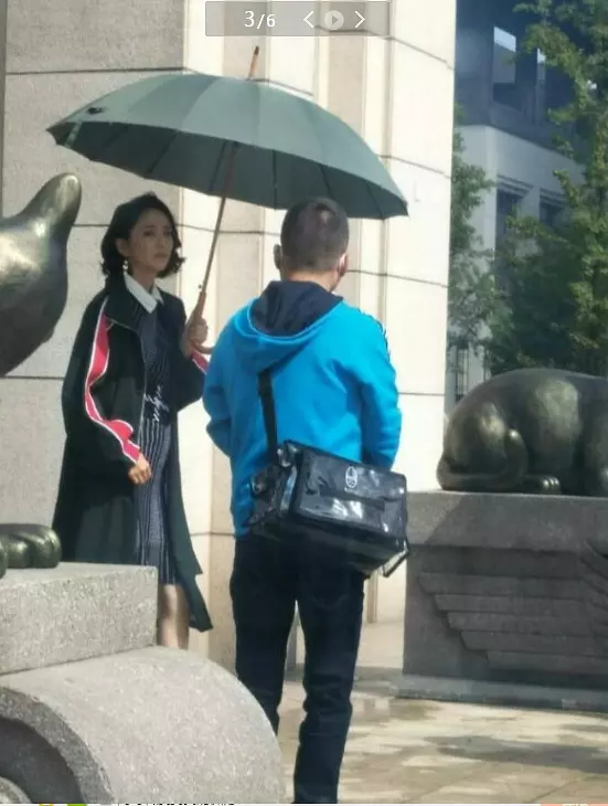 佟丽娅小腹隆起疑似怀孕，网友：想拉着她的手去离婚