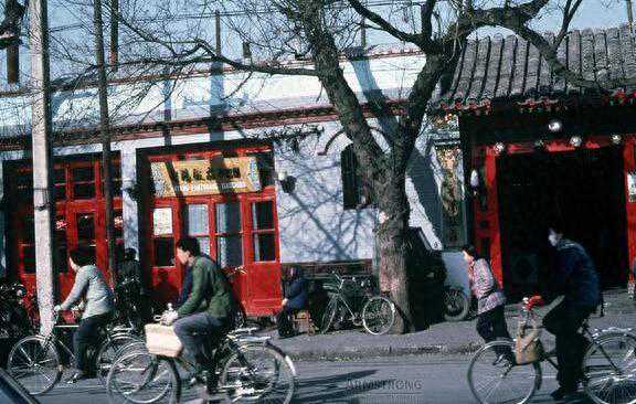 我和老公结婚8年，他是一家大型跨国公司的策划经理