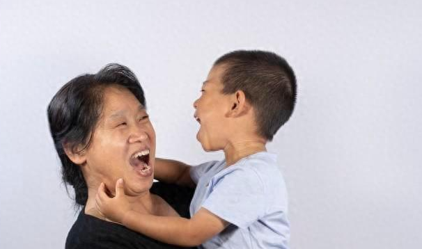 “儿媳，你家7套房，送小叔子一套结婚”“阿姨，找下个儿媳要”