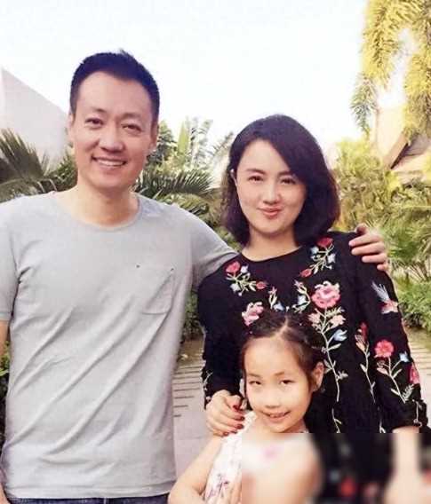 戏里戏外都是夫妻，携手25年不离不弃，婚姻生活令人羡慕