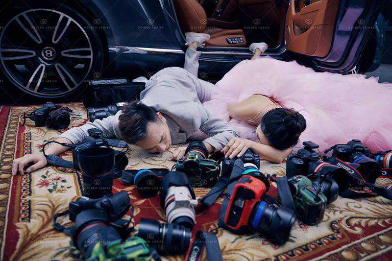 一摔摔出几个亿？杭州金夫人这组炫富摔婚纱照简直“心机”