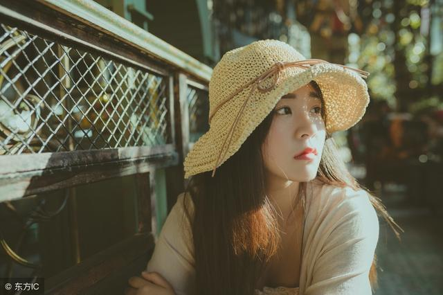 小说：三年婚姻，她拼尽全力对他好，他却觉得她像死水般无趣