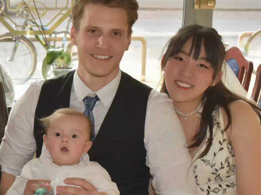 我，90后，在德国读研遇到真爱，休学生娃，抱着儿子去领结婚证