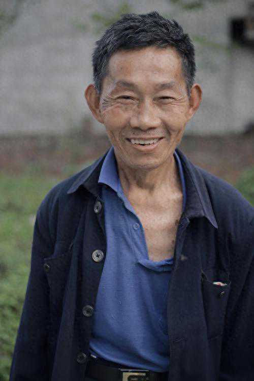 举家之力供养儿子上大学，结婚，他却让孙子跟女方姓，我怒了