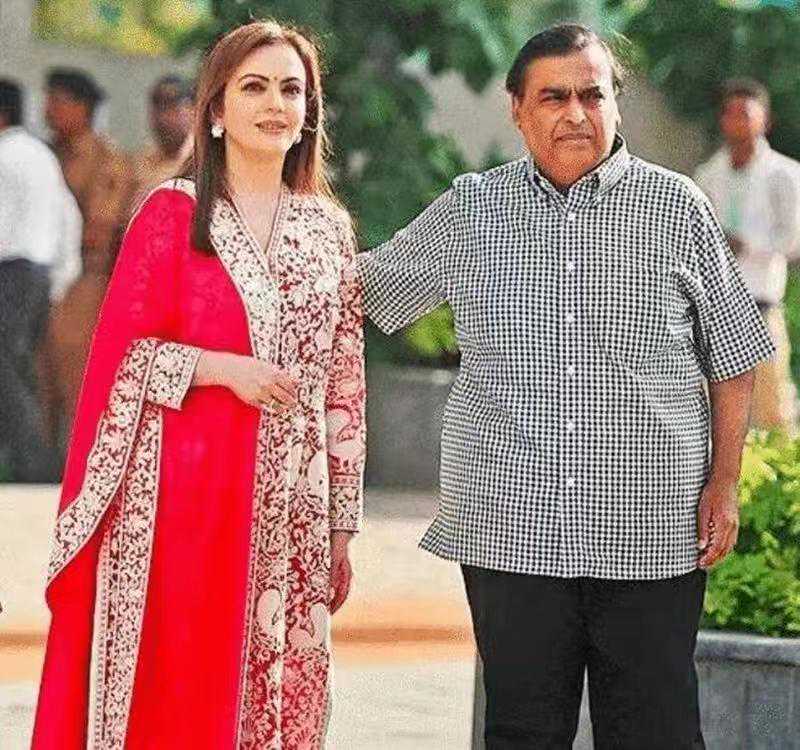 亚洲首富：女儿结婚花7亿，送老婆6800万美元的飞机，身家6500亿