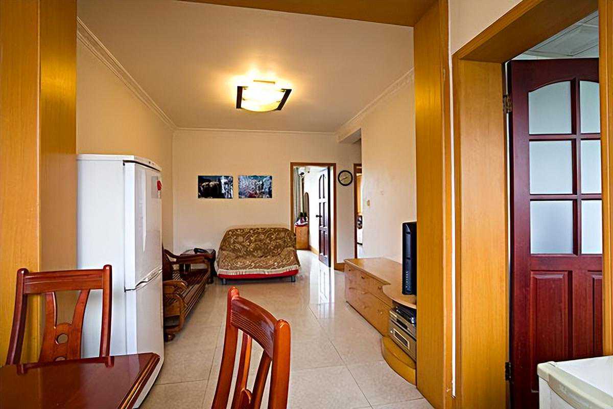 刘燕：不帮我弟买房就离婚，我改嫁富豪，多年以后，她过得怎么样