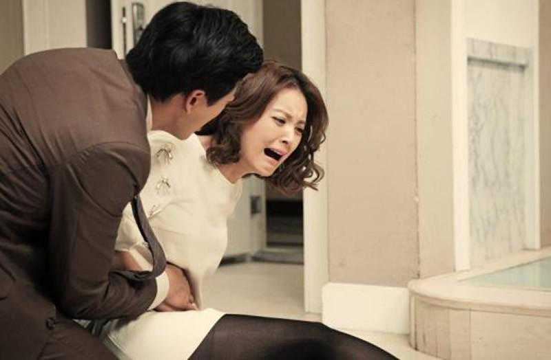 00后女生怀孕5个月，自称被男友抛弃，男友反驳：是她不想结婚