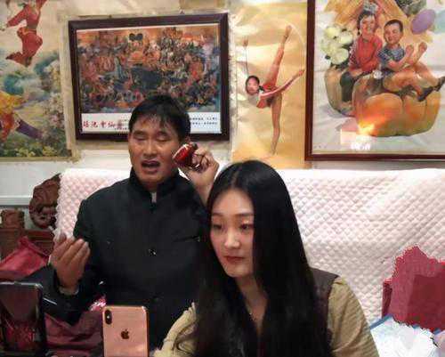 陈亚男妈妈维护女儿，说女婿太木，配不上女儿，一眼到头的婚姻