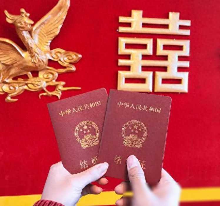 32岁儿子结婚，连日子都选好了，现在却闹翻了。都是我和老伴的