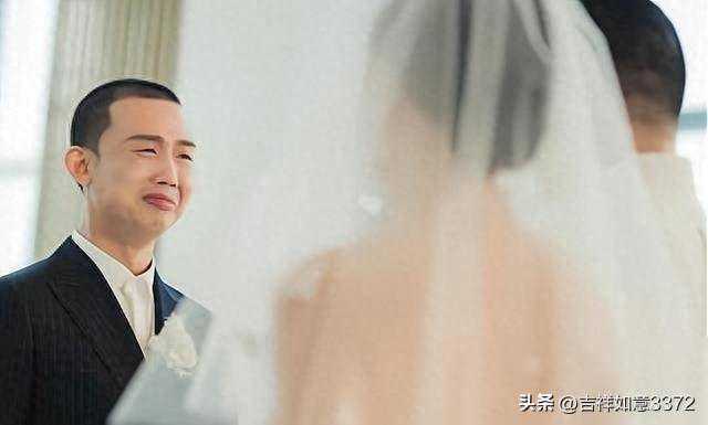 婚宴上男方父母却被亲家叫做“乡巴佬”，新郎听了是怎么做的呢？