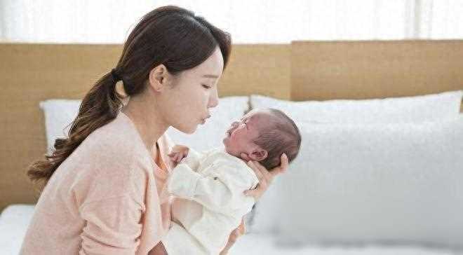 离婚3年，看到小姑子朋友圈，才知那个重女轻男的婆婆，悔不当初