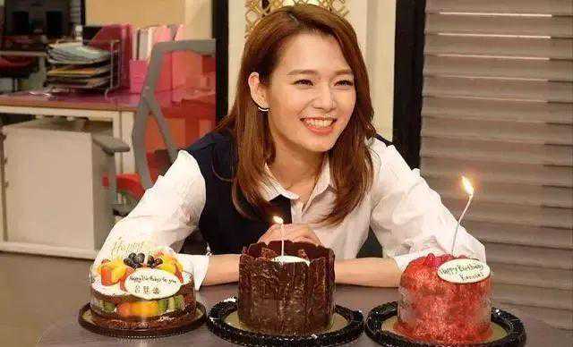 TVB“长脚蟹”刚刚宣布离婚 随即在剧中与绯闻男友有情人终成眷属