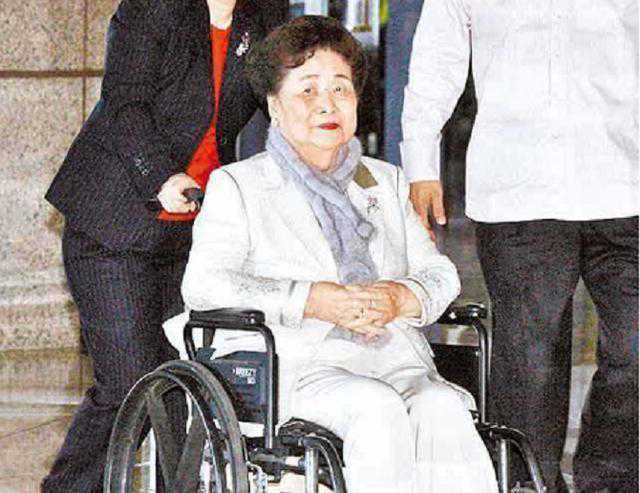 不负恩情不计岁月：她为报恩嫁已婚老板；养大5子弃百亿资产离开