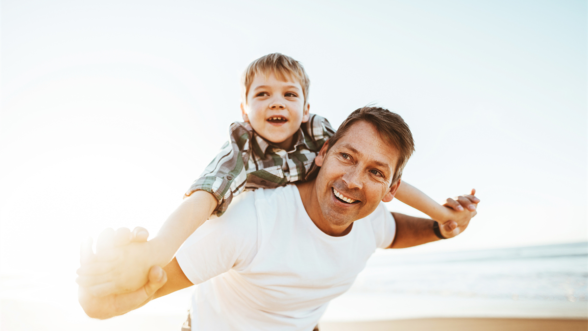 结婚后丈夫经常出差，我和三个男闺蜜都有不正当关系，直到怀孕了