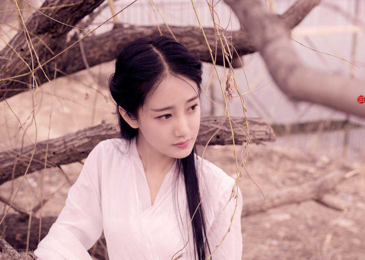 故事：被人诬陷脑袋即将搬家，经过调查发现陷害她的竟是她未婚夫