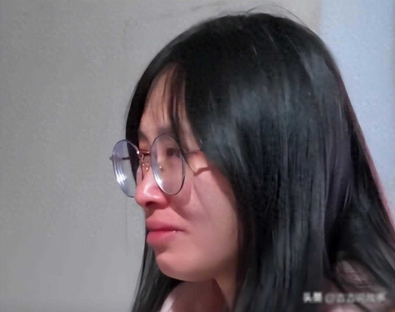 21年女子在外偷养前男友孩子8年，丈夫知道后执意离婚，她后悔了