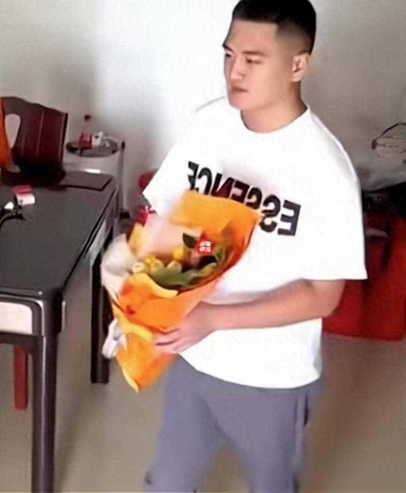 女子带娃生活前夫求复婚，多年委屈爆发忍不住大哭，下一秒太暖心