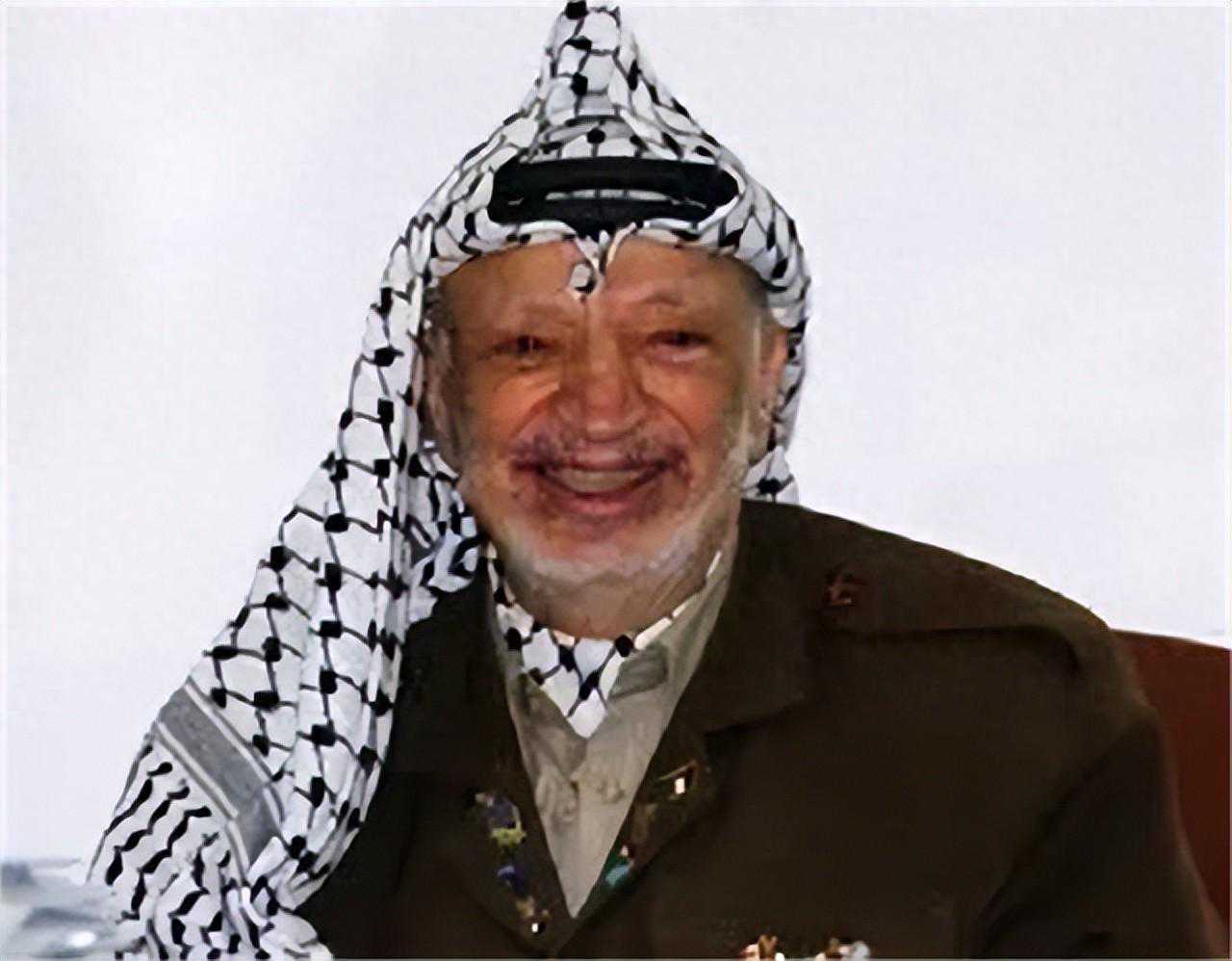 04年阿拉法特去世，两年后其遗孀与突尼斯总统妻弟再婚，真相如何