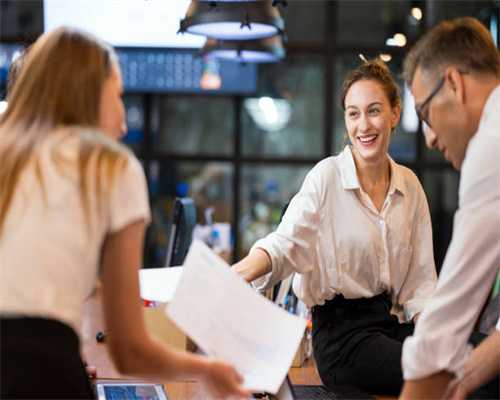 独创“定制婚纱+婚拍”模式，李萌用“one day”记录爱情的模样