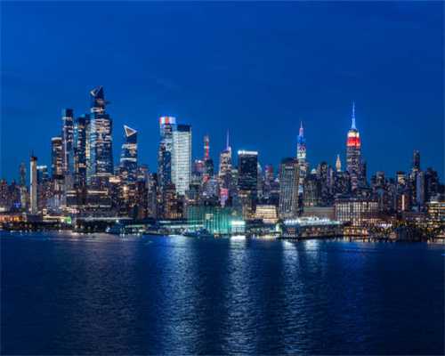 青岛迎来婚庆"黄金期" 昨日千场婚礼扎堆